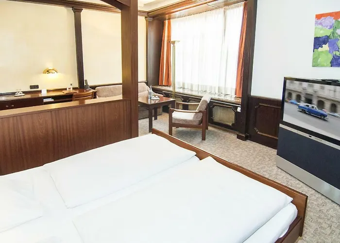 Cafe Schlack فندق 3*