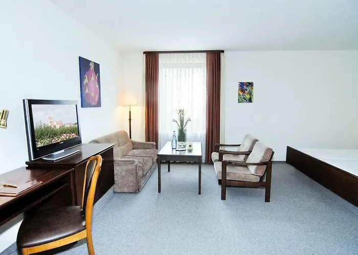 فندق Cafe Schlack 3*